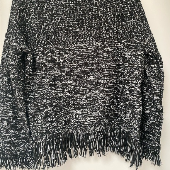 JOHN + JENN fringe sweater NWT - Picture 2 of 4